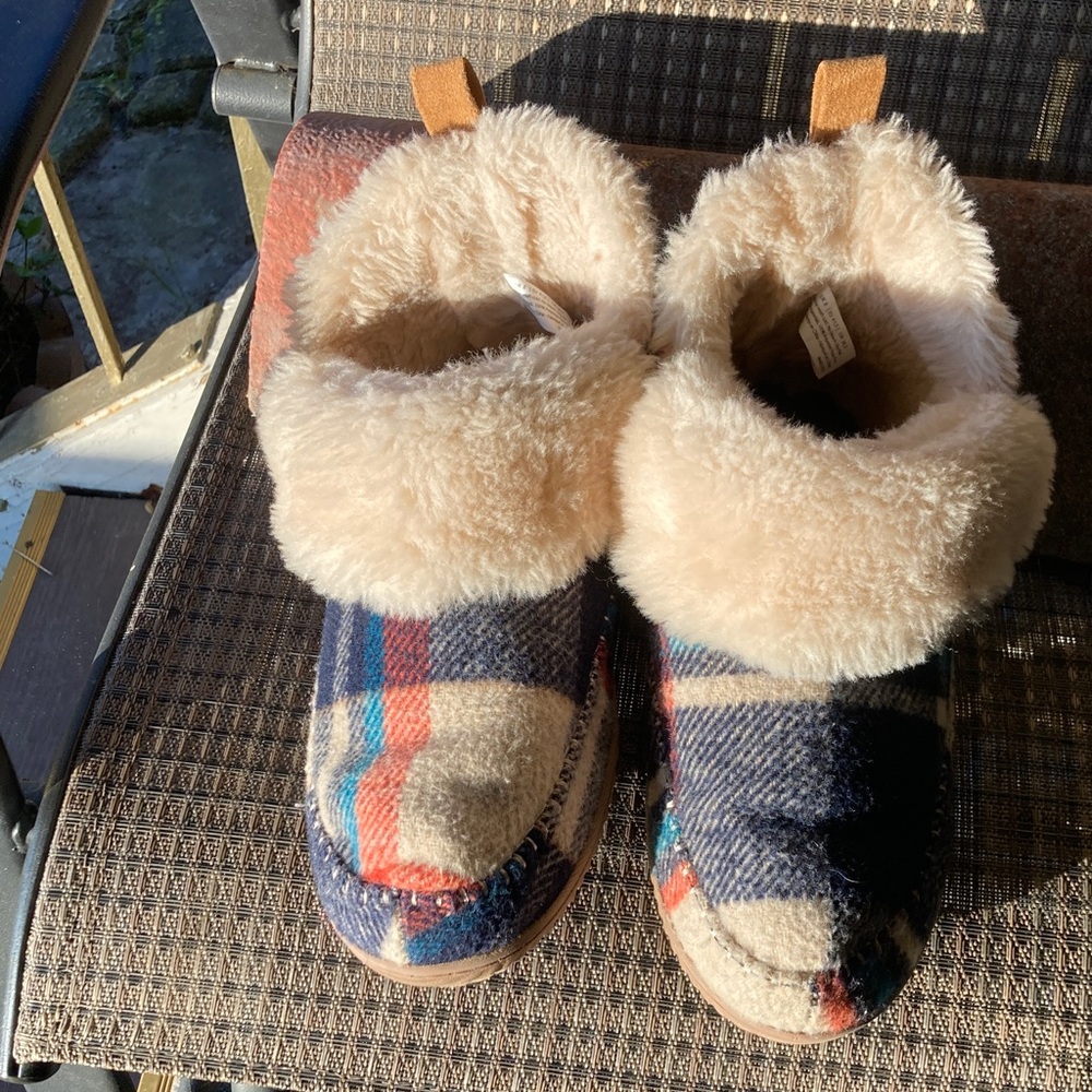 Dearfoams Plaid and Cream Women's Slippers